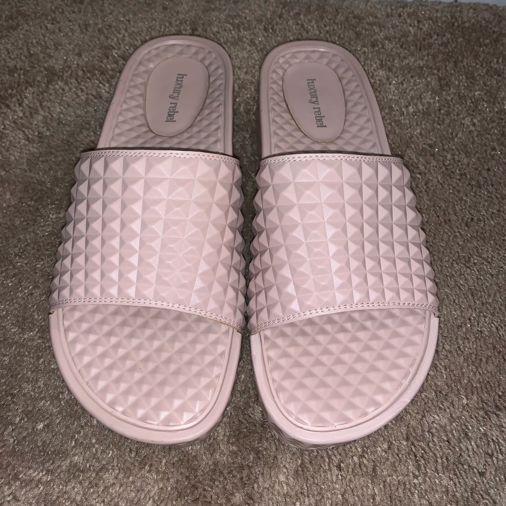 Luxury Rebel- Selvia slides